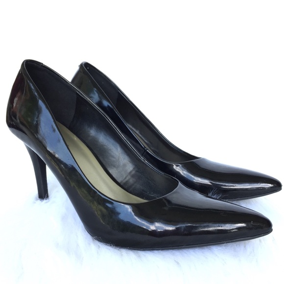 Nine West Classic Black Patent Leather Pumps - Picture 8 of 8
